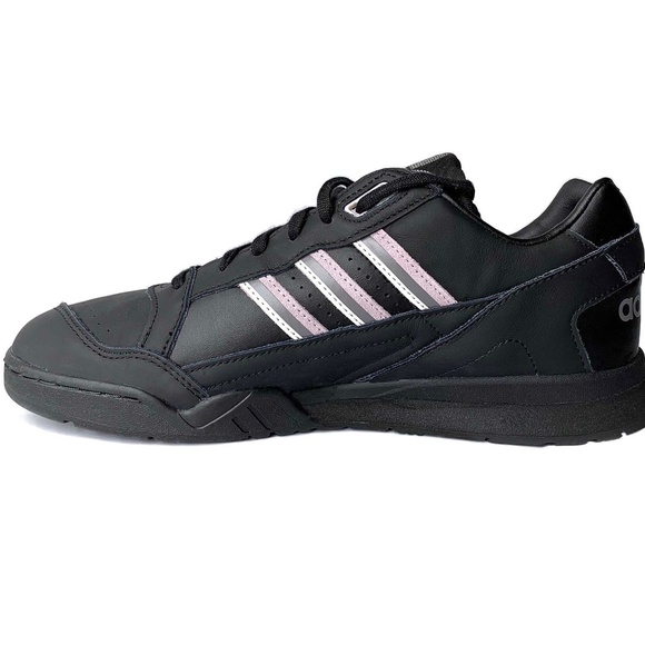 Adidas,trainer - Picture 4 of 9